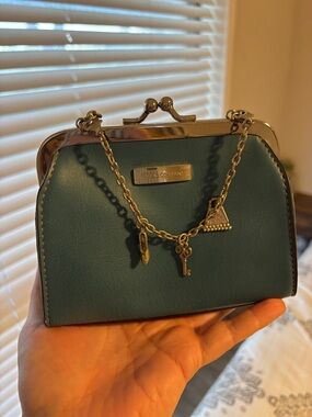 Vintage Nine & Company Mini Kiss-Lock Bag with Chain Charms